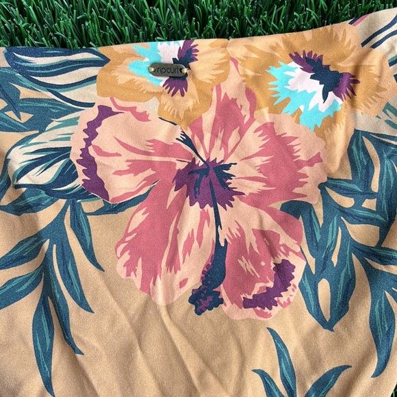Ripcurl sz M bikini bottoms. Great condition. Gold/tropical pattern - Picture 4 of 4